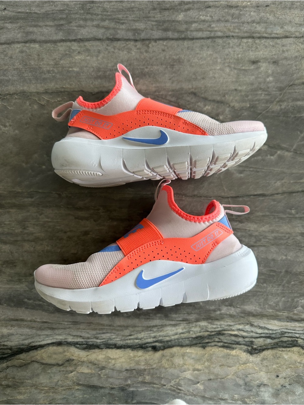 NIKE GIRLS KID FLEX RUNNER SLIP ON SNEAKER size 5Y